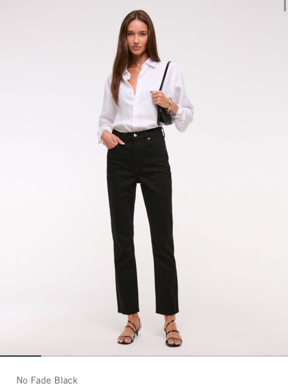 Abercrombie Ultra High Rise Ankle Straight Jean Black size 28 regular